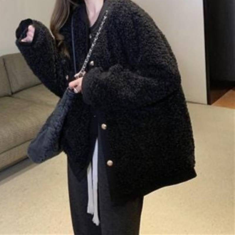 Contrast Teddy Button-Up Coat – White/Black - SD & CO.