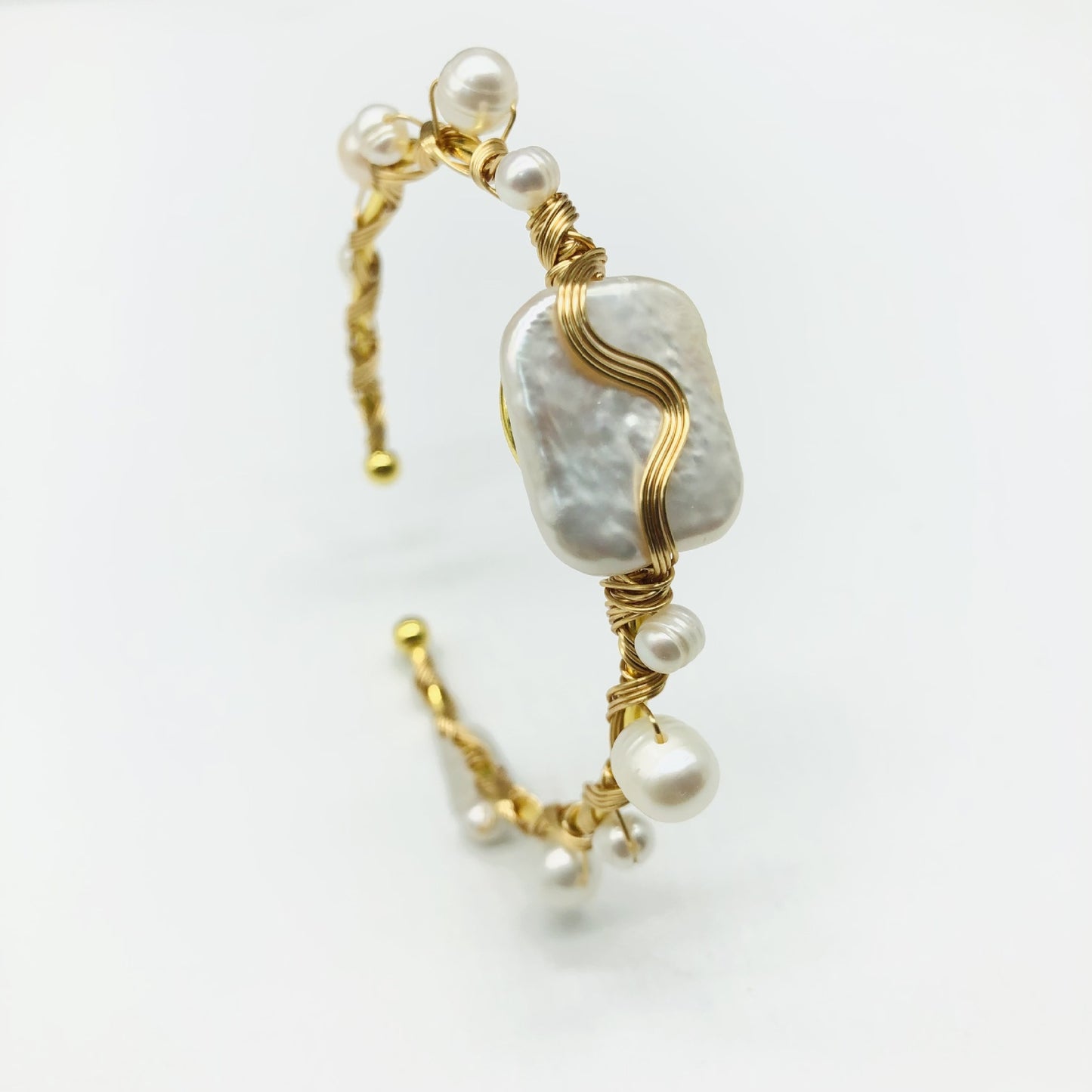 Natural Freshwater Pearl Handmade Wire-wrapped Bracelet