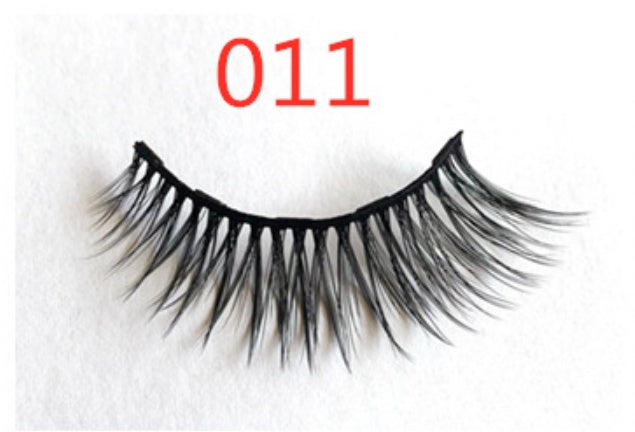 A Pair Of False Eyelashes With Magnets In Fashion - SD & CO.