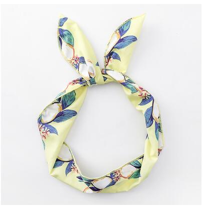 Hair band with female tiara