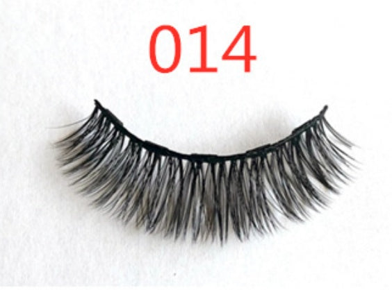 A Pair Of False Eyelashes With Magnets In Fashion - SD & CO.