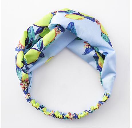 Hair band with female tiara