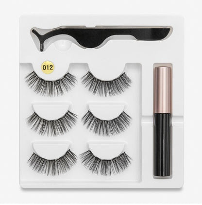 A Pair Of False Eyelashes With Magnets In Fashion - SD & CO.