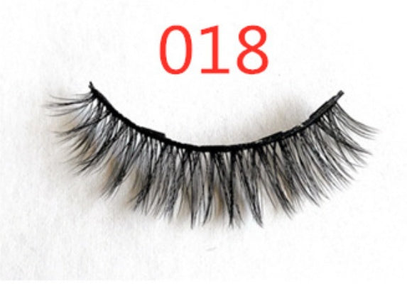 A Pair Of False Eyelashes With Magnets In Fashion - SD & CO.