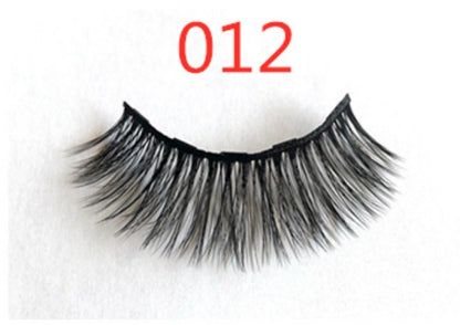A Pair Of False Eyelashes With Magnets In Fashion - SD & CO.
