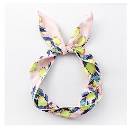 Hair band with female tiara