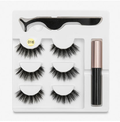 A Pair Of False Eyelashes With Magnets In Fashion - SD & CO.