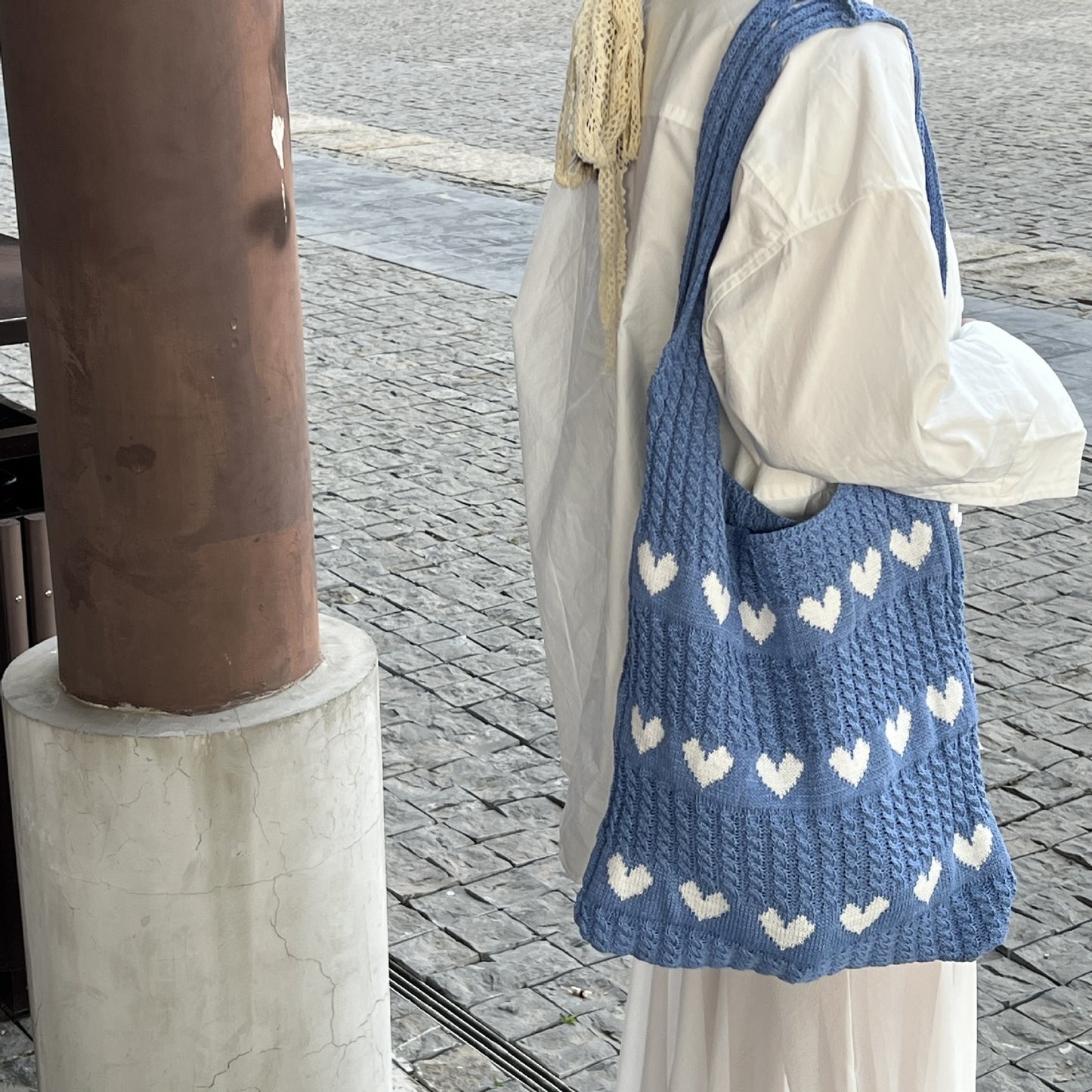 Hand-woven Hollow Shoulder Support Extra Large Bag