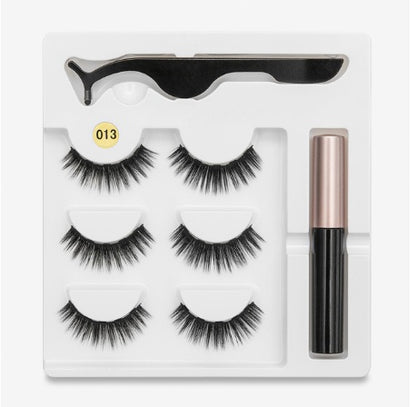 A Pair Of False Eyelashes With Magnets In Fashion - SD & CO.