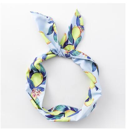 Hair band with female tiara