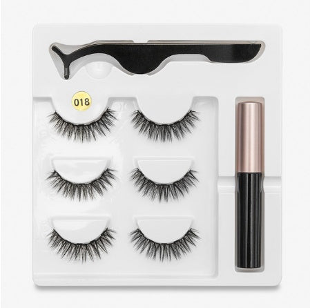 A Pair Of False Eyelashes With Magnets In Fashion - SD & CO.