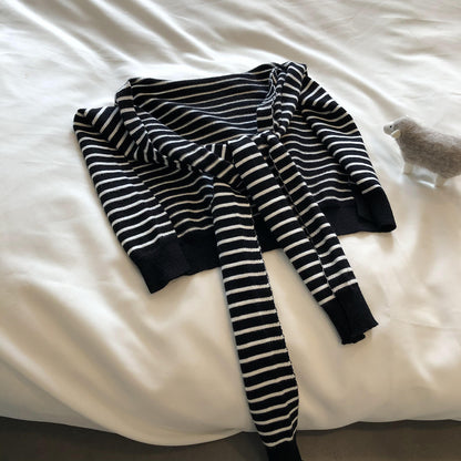 Over-the-shoulder Striped Warm Knotted Scarf