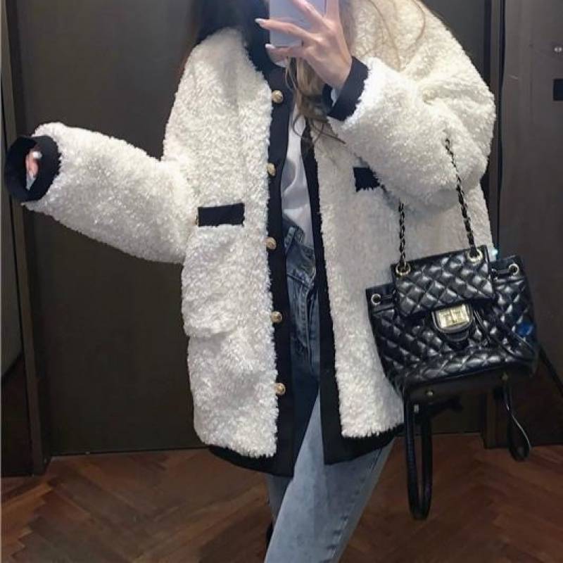 Contrast Teddy Button-Up Coat – White/Black - SD & CO.