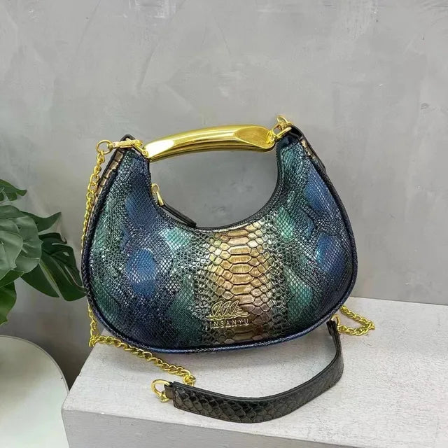 Winter New Textured Crossbody Bag Women's Cross-border Retro Shoulder Bag Crocodile Pattern Underarm Bag Personalized Design Bag