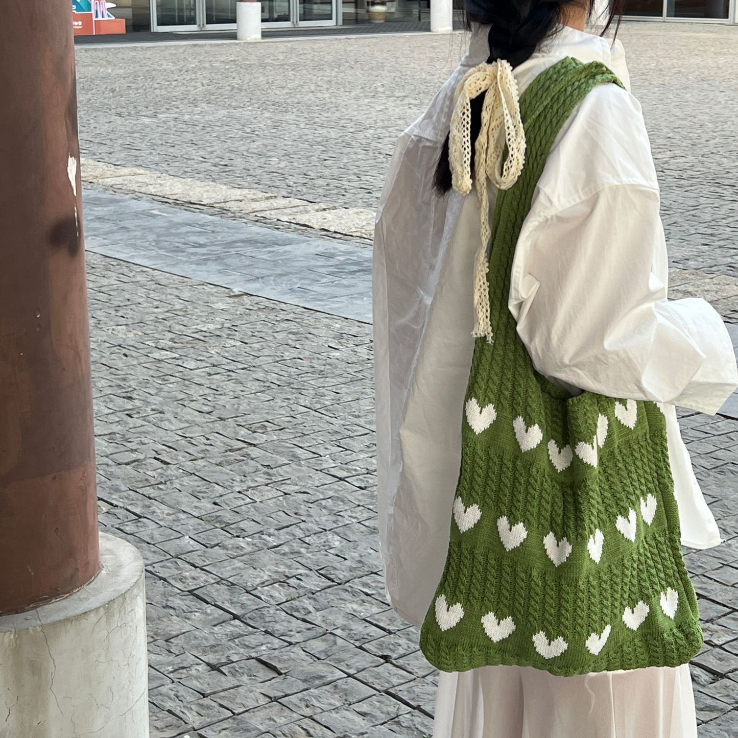 Hand-woven Hollow Shoulder Support Extra Large Bag