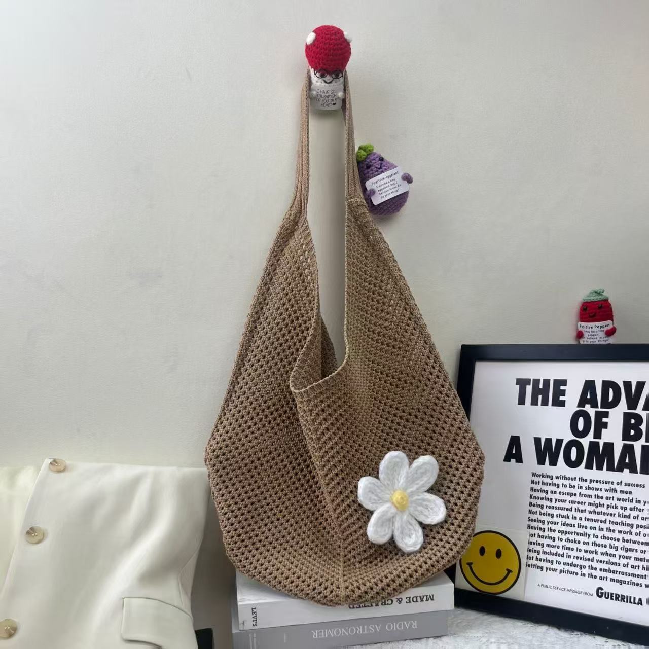 Hand-woven Hollow Shoulder Support Extra Large Bag