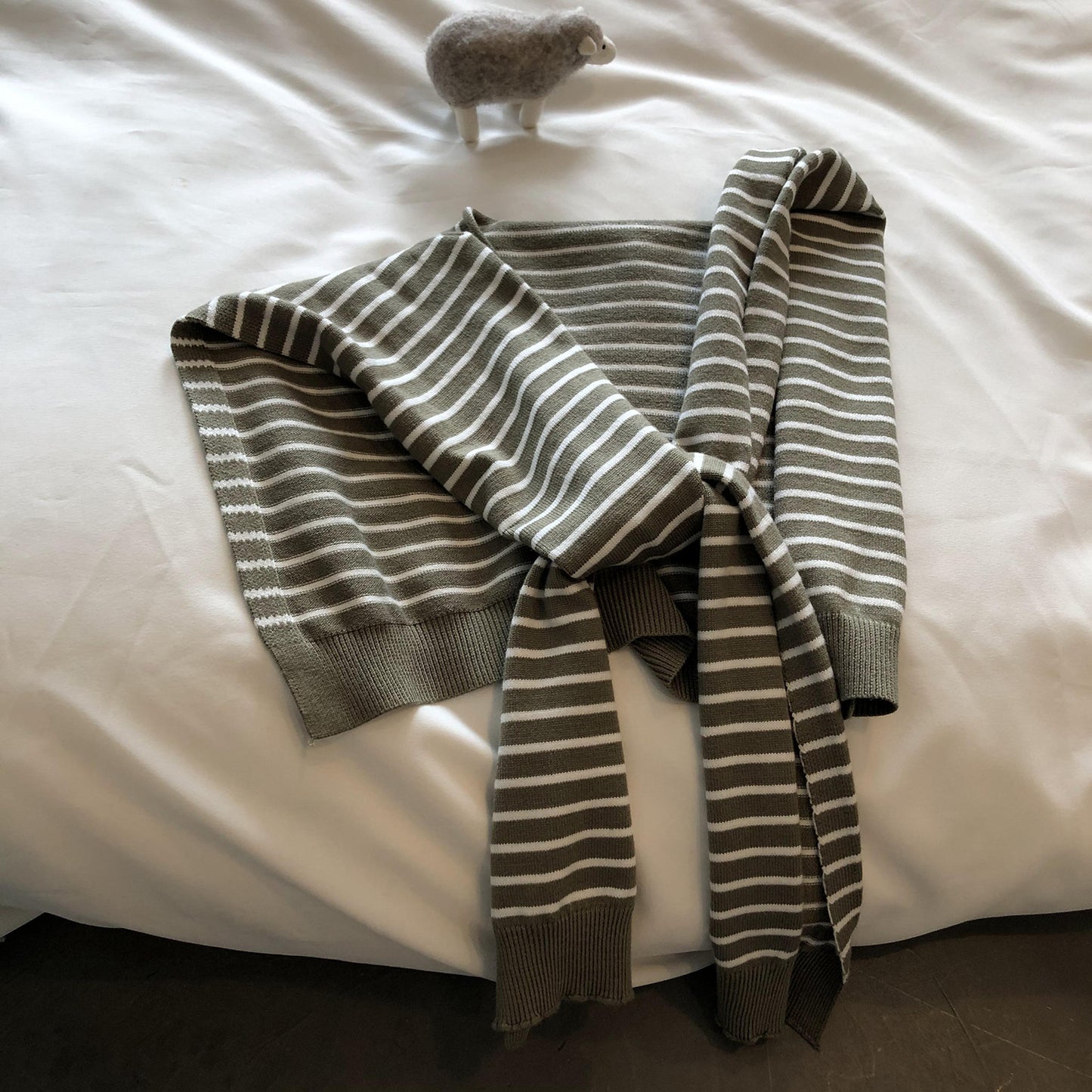Over-the-shoulder Striped Warm Knotted Scarf