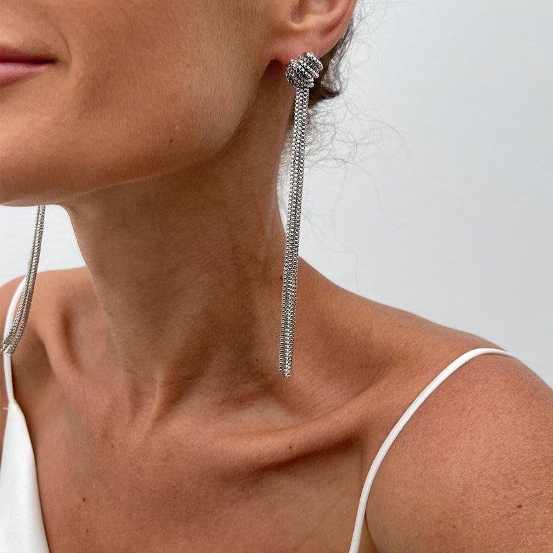 Simple Y-shaped Metal Tassel Necklace With A Minimalist Understated Style